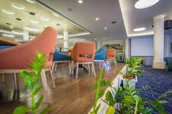 Brown & Convention Center Hotel 4*